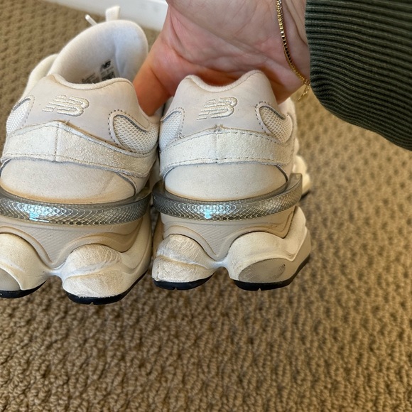 New Balance 9060 - Wht - Picture 6 of 9